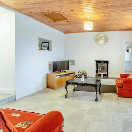 3 Bed In Roundstone Oc-i234 *