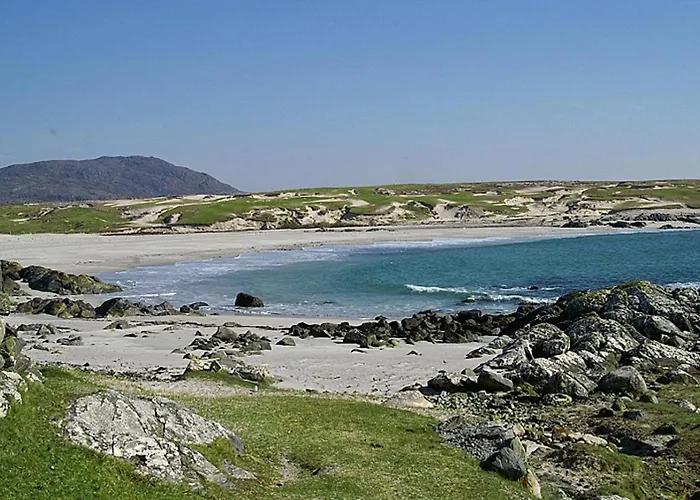 3 Bed In Roundstone Oc-i234