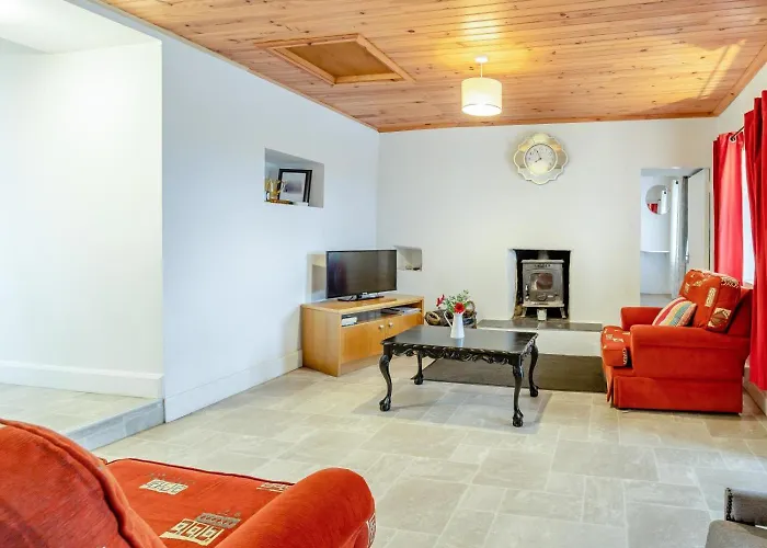 3 Bed In Roundstone Oc-i234 *