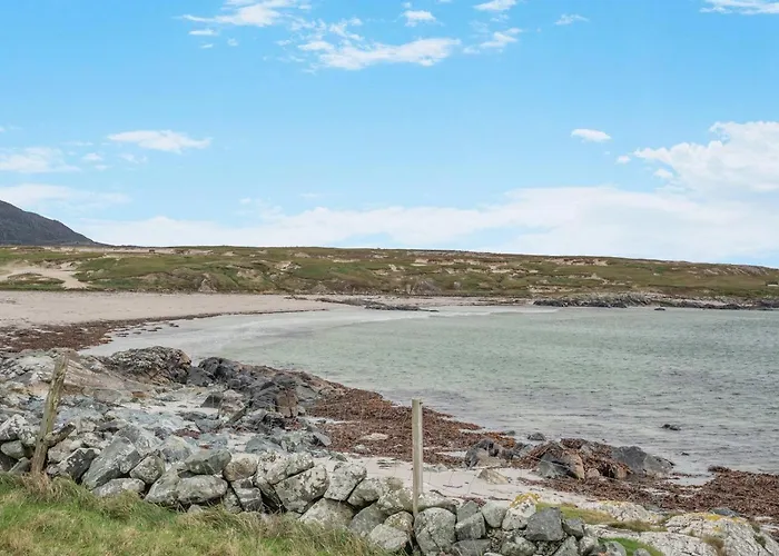 3 Bed In Roundstone Oc-i234